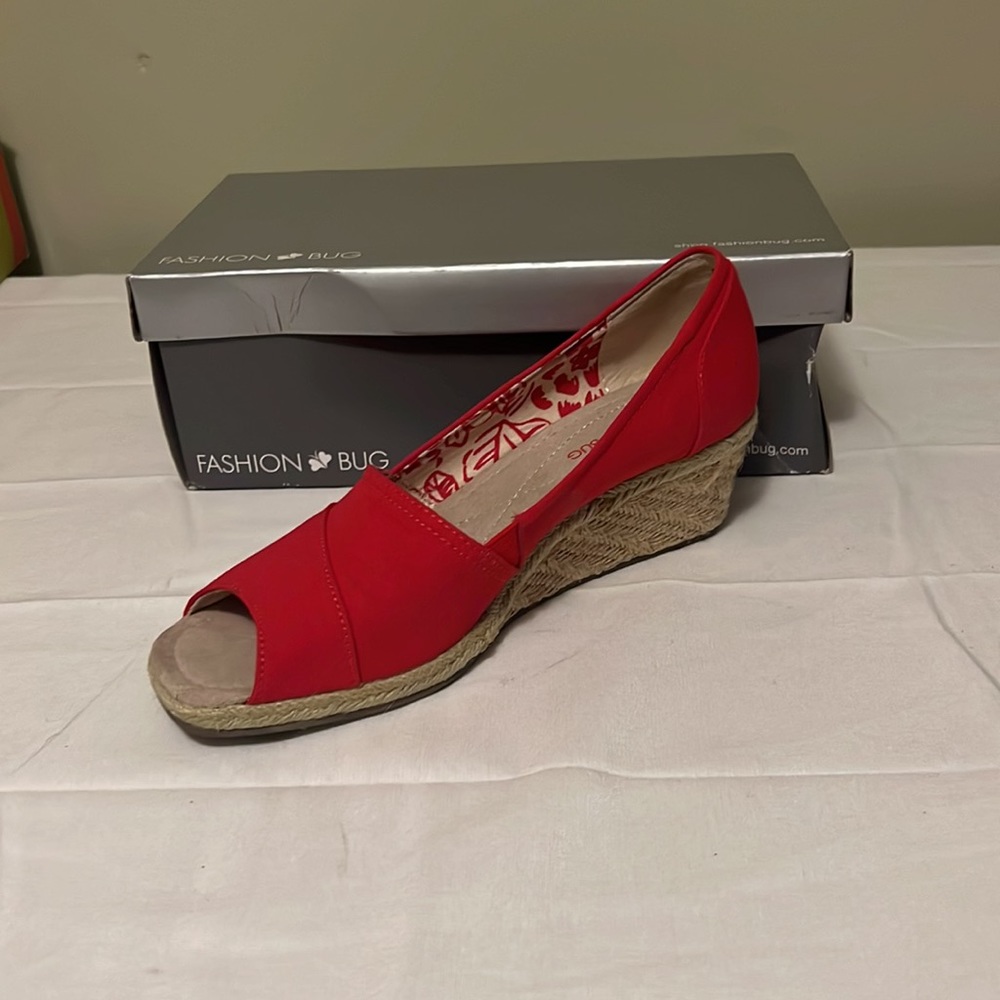 Red Wedges - Picture 4 of 8